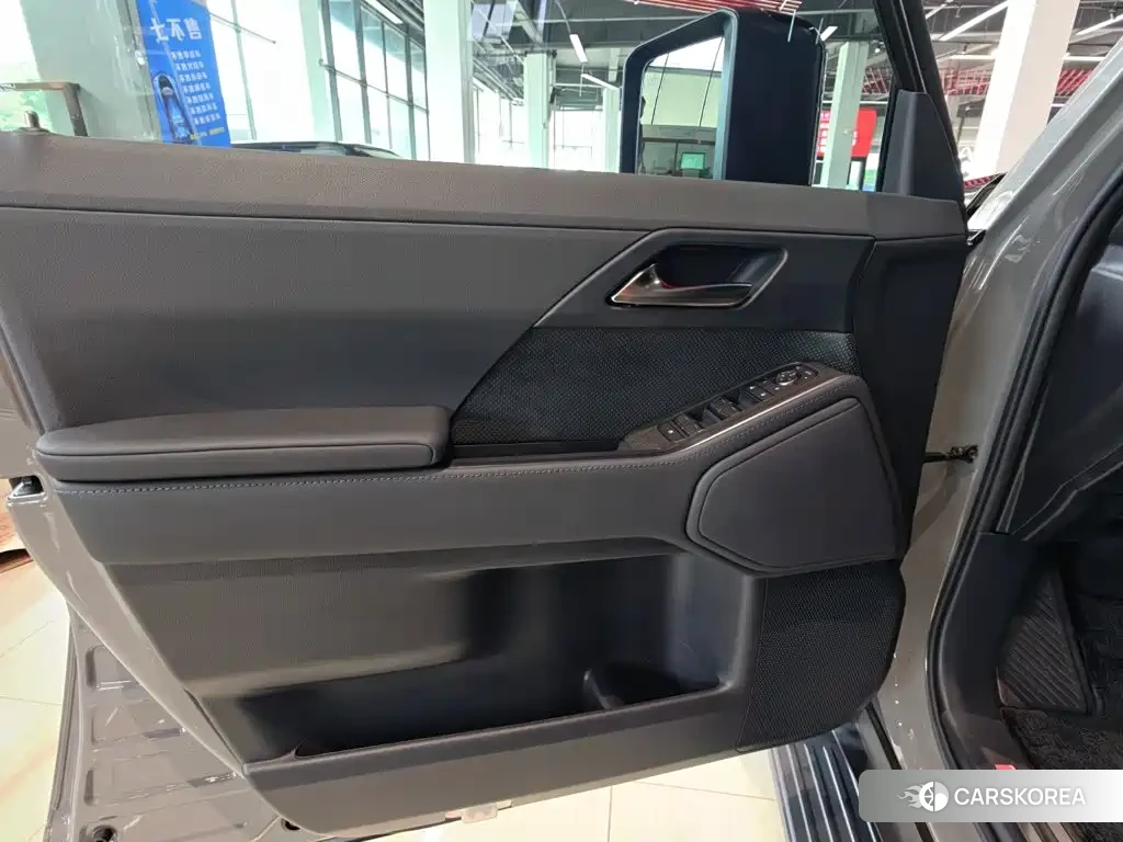Lexus GX id 4679693 из Китая 27