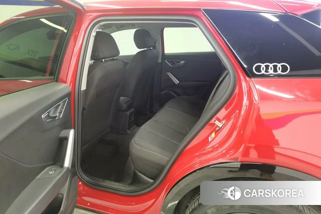 Audi Q2L id 3804598 из Китая 13
