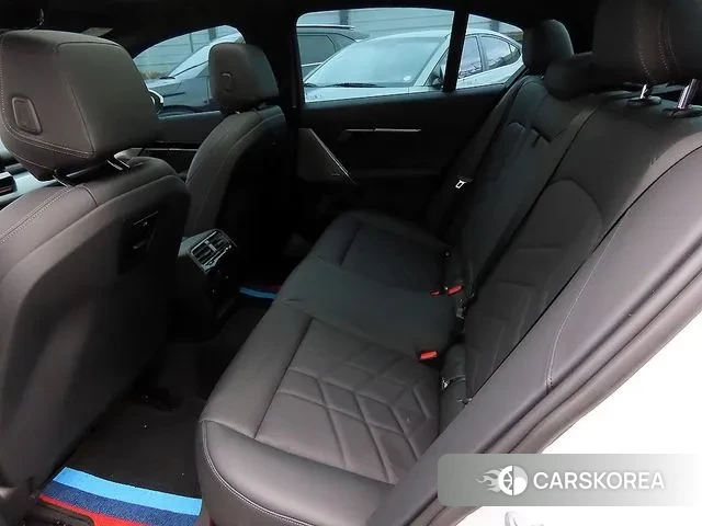 BMW 5 Series (G60) id 3751208 из Кореи 16