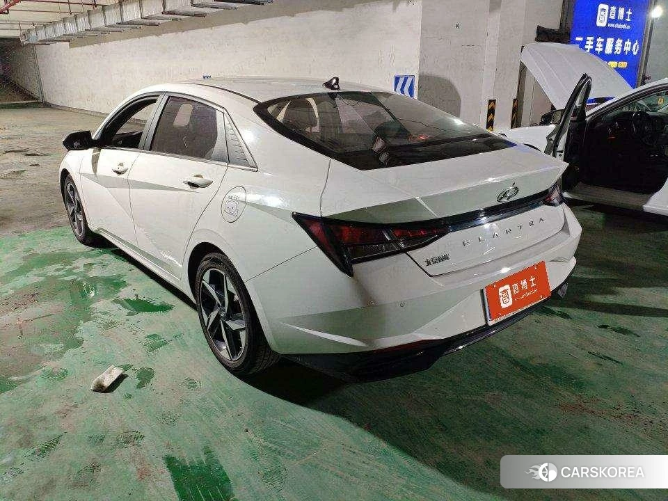 Hyundai Elantra 2022 Белый из Китая, фото 6