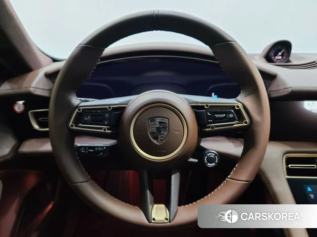 Porsche Taycan id 4177399 из Кореи 16