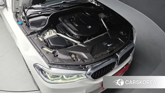 BMW 5 Series (G30) id 3687433 из Кореи 16