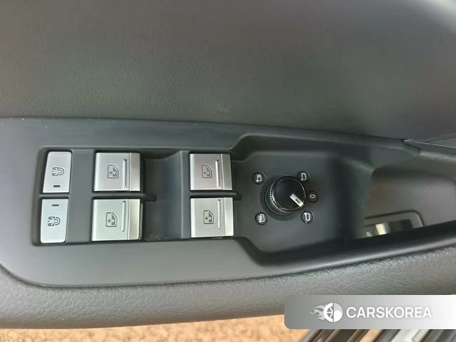 Audi A6L id 4229201 из Китая 13