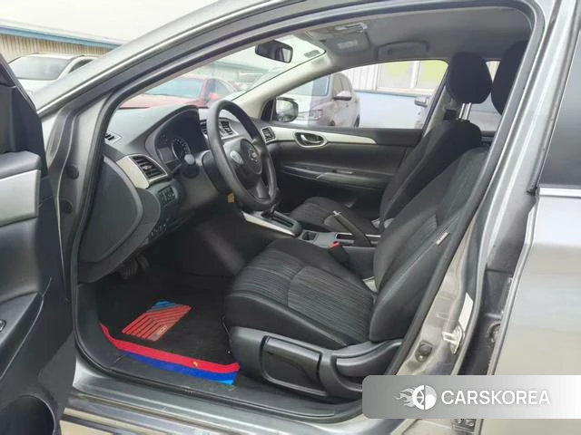 Nissan Xuan Yi 2023 Темно-серый из Китая, фото 6