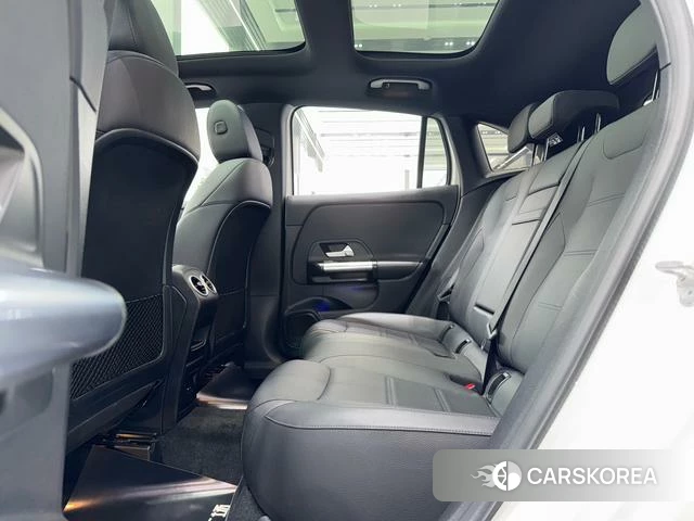 Mercedes-Benz GLA 2021 Белый из Китая, фото 6