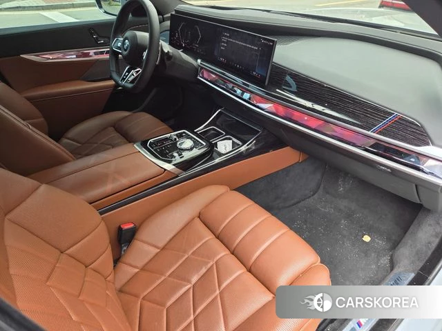BMW 7 Series (G70) id 4729945 из Кореи 13