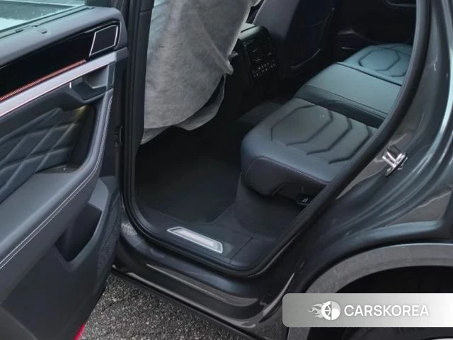 Volkswagen Touareg 3rd generation 2026 Серый из Кореи, фото 6