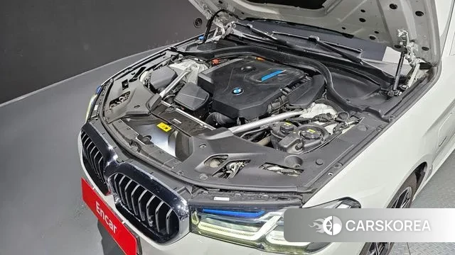 BMW 5 Series (G30) id 2993890 из Кореи 16