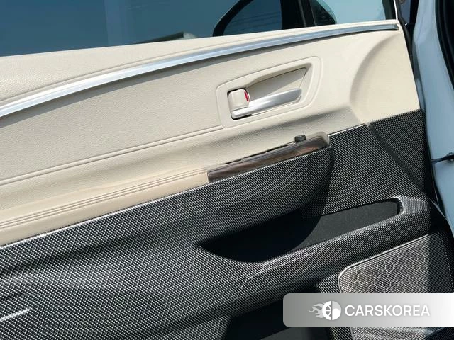 Toyota Saina 2023 Белый из Китая, фото 6