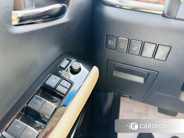 Toyota Elfa id 4274403 из Китая 14
