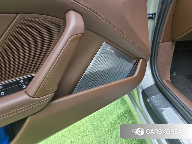 Porsche 911(992) id 3523271 из Кореи 12