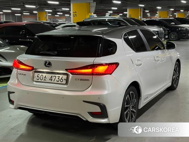 Lexus CT200h id 3905972 из Кореи 16