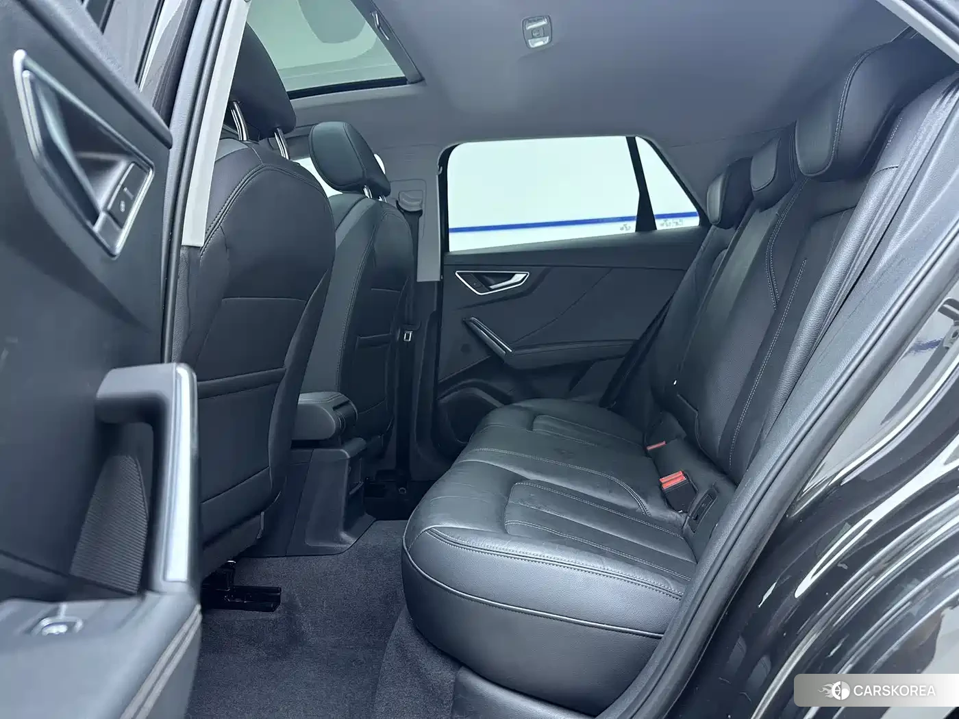 Audi Q2L id 4589312 из Китая 20