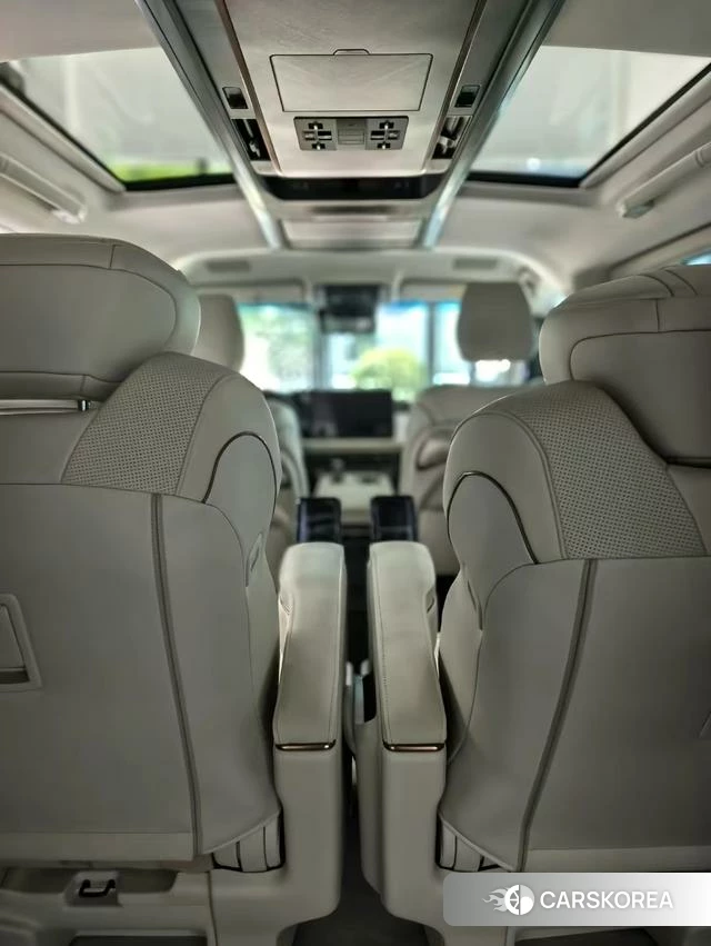 Lexus LM id 4239358 из Китая 8