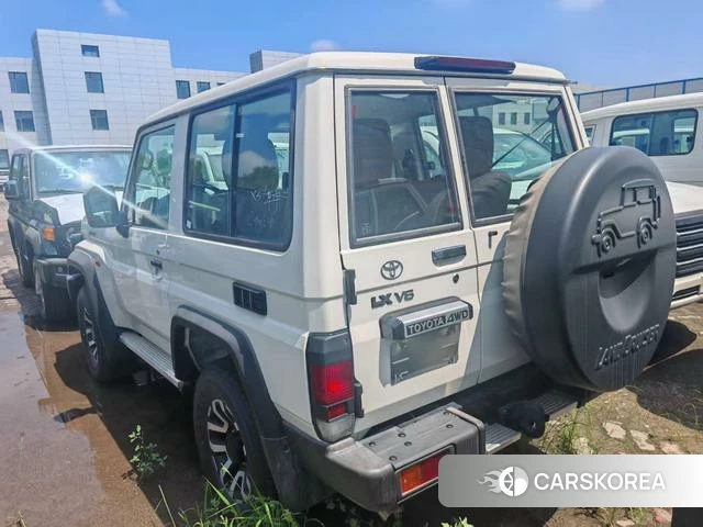 Toyota Land Cruiser 70 Series 2025 Белый из Китая, фото 6