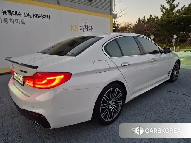 BMW 5 Series (G30) id 3425476 из Кореи 16