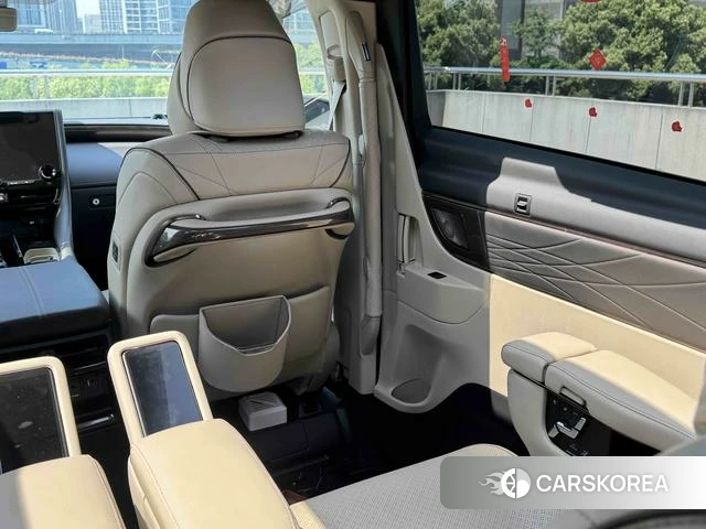 Toyota Elfa id 4272338 из Китая 19