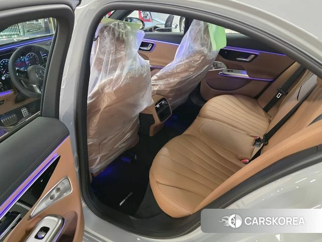 Mercedes-Benz E-Class W214 2026 Светло-серебряный цвет из Кореи, фото 6
