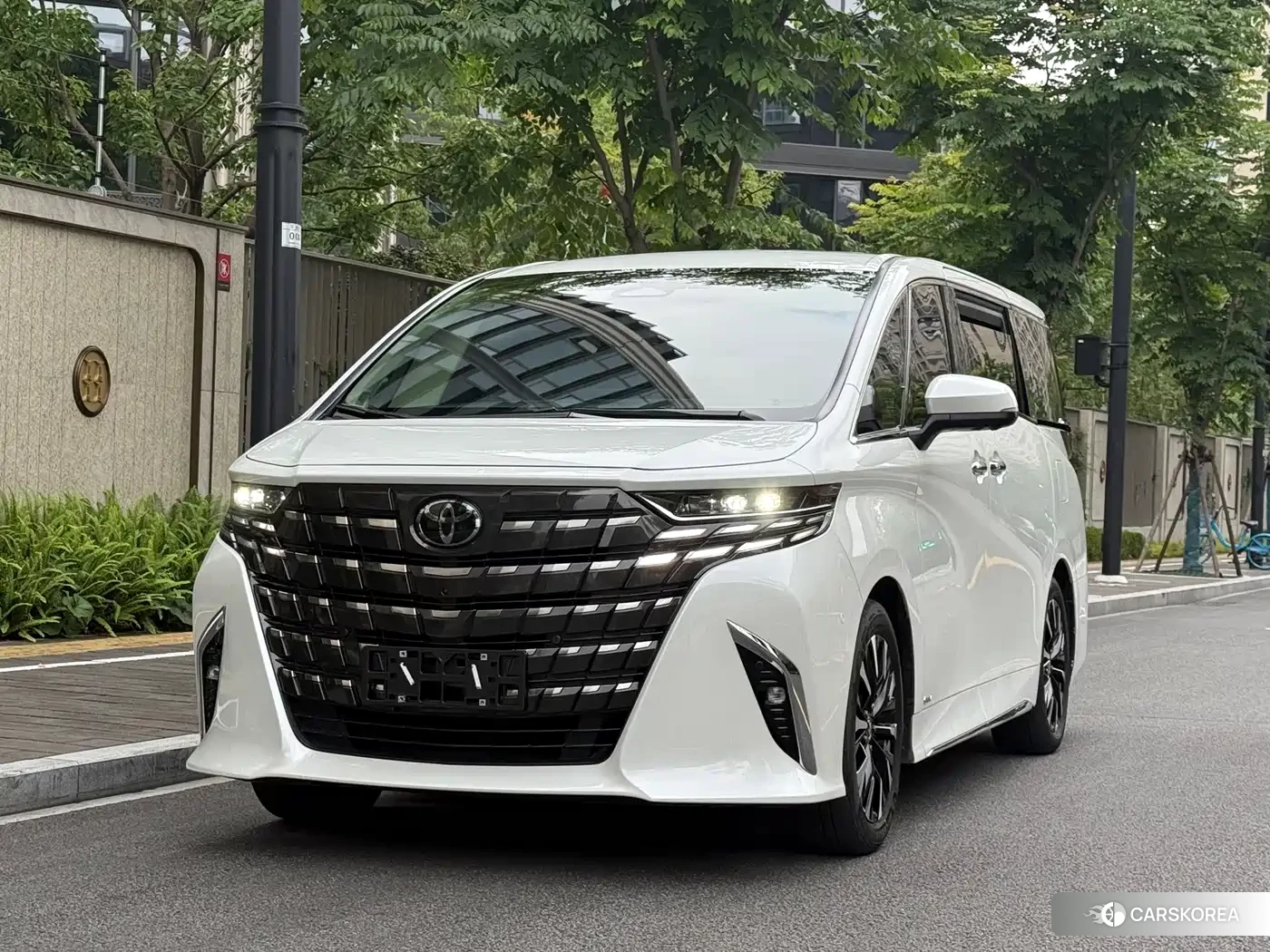 Toyota Elfa 2023 Белый из Китая, фото 6