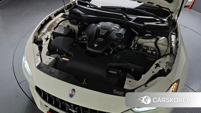 Maserati Ghibli id 4203796 из Кореи 16