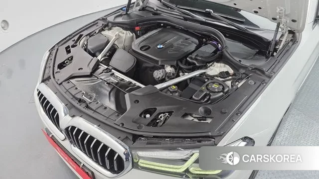 BMW 5 Series (G30) id 3523987 из Кореи 16