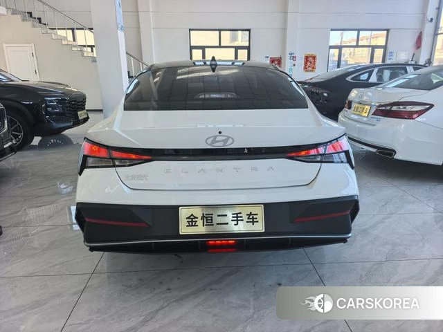 Hyundai Elantra 2025 Белый из Китая, фото 6