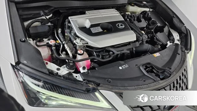 Lexus UX250h id 3601778 из Кореи 16