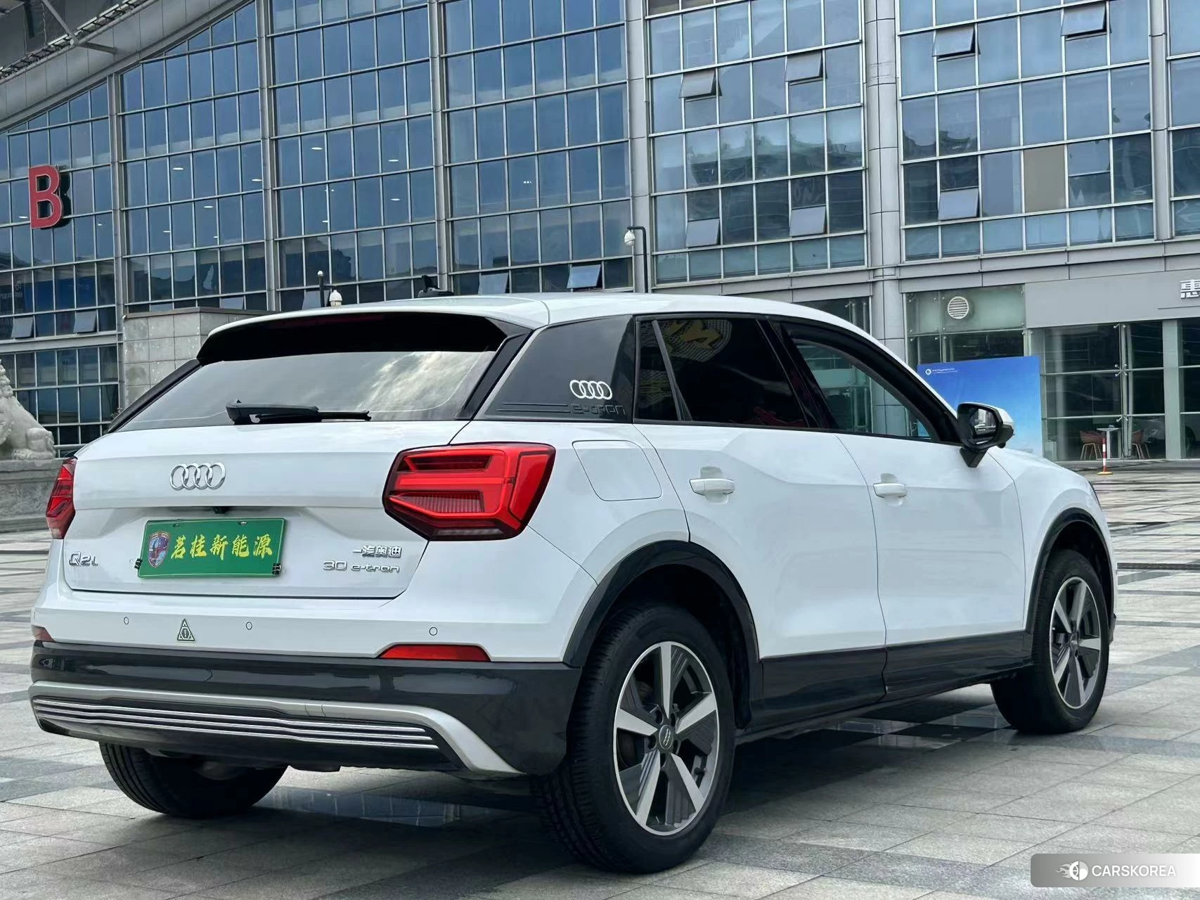 Audi Q2L id 4498989 из Китая 15