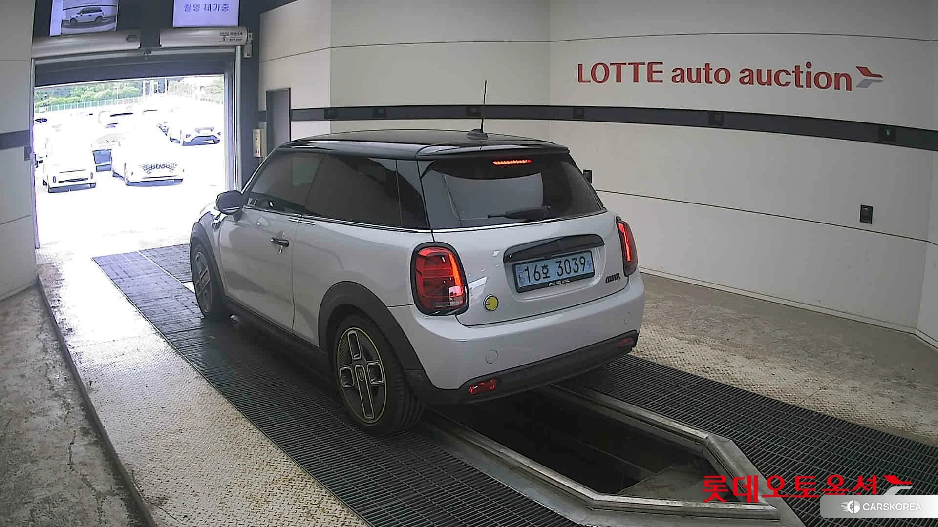 BMW MINI Cooper SE id 4498333 из Кореи 32