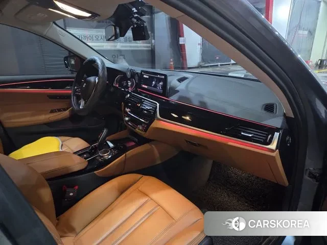 BMW 5 Series (G30) id 3428970 из Кореи 14