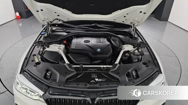 BMW 5 Series (G30) id 3540851 из Кореи 16