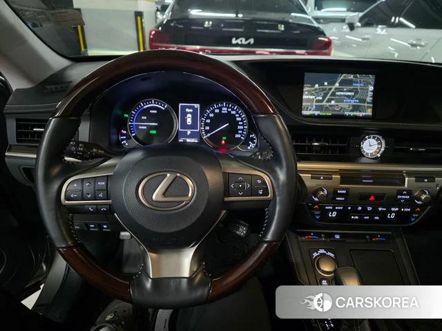 Lexus New ES300h id 4742348 из Кореи 7