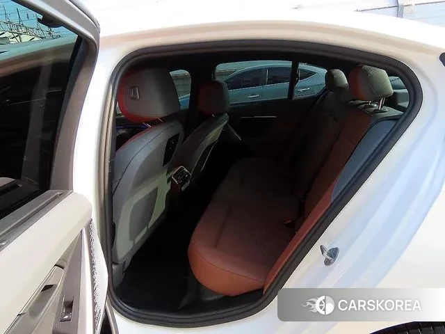 BMW 5 Series (G60) id 3619697 из Кореи 16