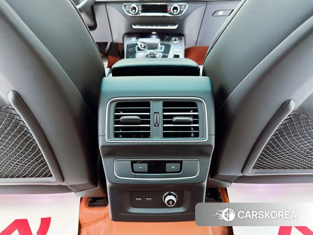 Audi Q5L id 4258688 из Китая 19
