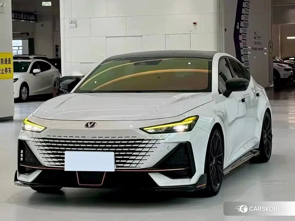 Chang'an UNI-V 2022 Белый из Китая, фото 6
