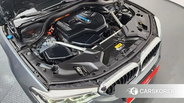 BMW 5 Series (G30) id 3676941 из Кореи 16