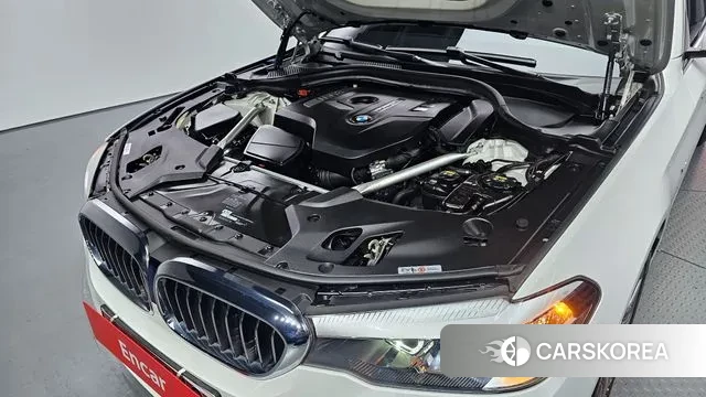 BMW 5 Series (G30) id 3193612 из Кореи 16