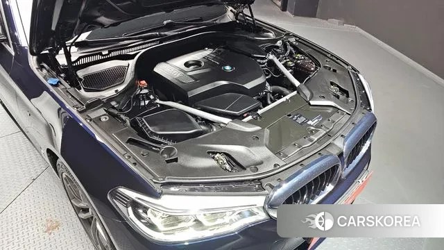 BMW 5 Series (G30) id 3284774 из Кореи 16