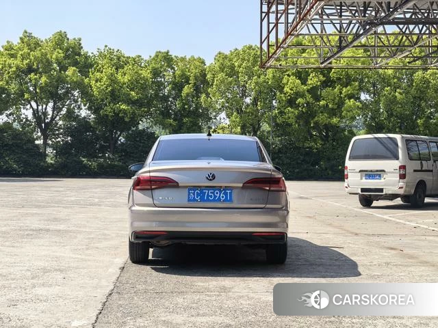 Volkswagen Bora id 4271103 из Китая 7