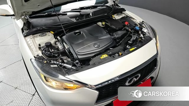 Infiniti Q30 id 4019938 из Кореи 16