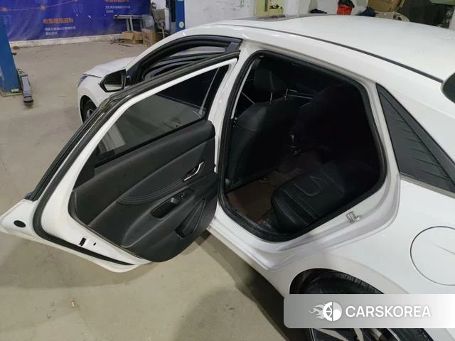 Hyundai Elantra 2023 Белый из Китая, фото 6