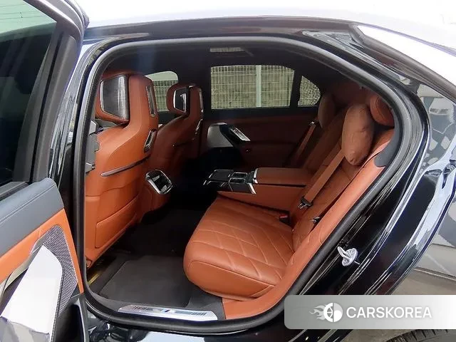 BMW 7 Series (G70) id 3600095 из Кореи 15