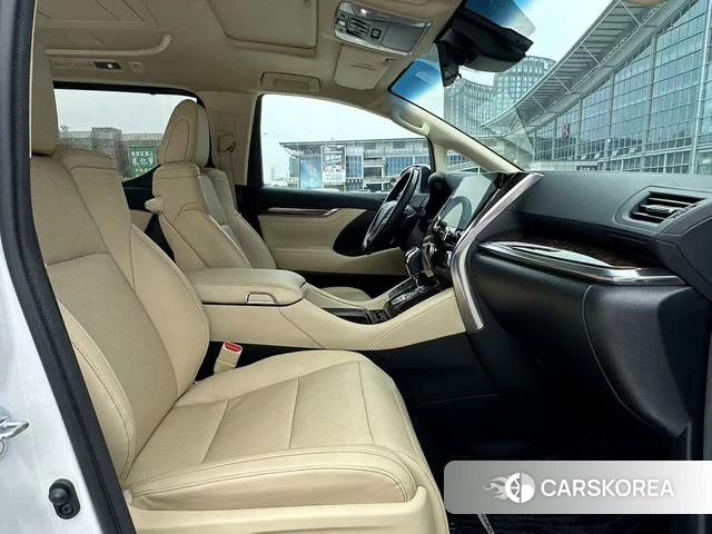Toyota Elfa 2022 Белый из Китая, фото 6