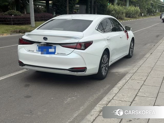 Lexus ES id 4329134 из Китая 7