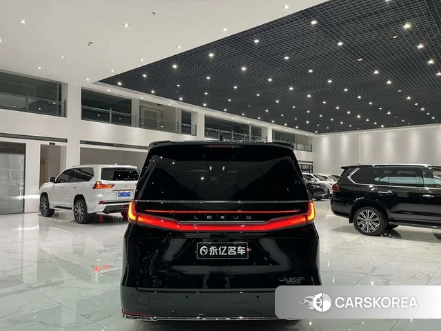 Lexus LM id 4258814 из Китая 12