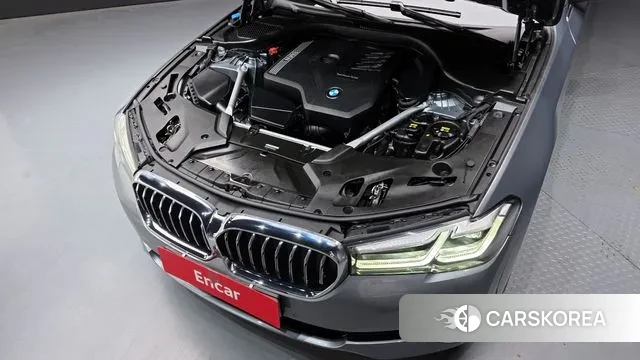 BMW 5 Series (G30) id 3372583 из Кореи 16