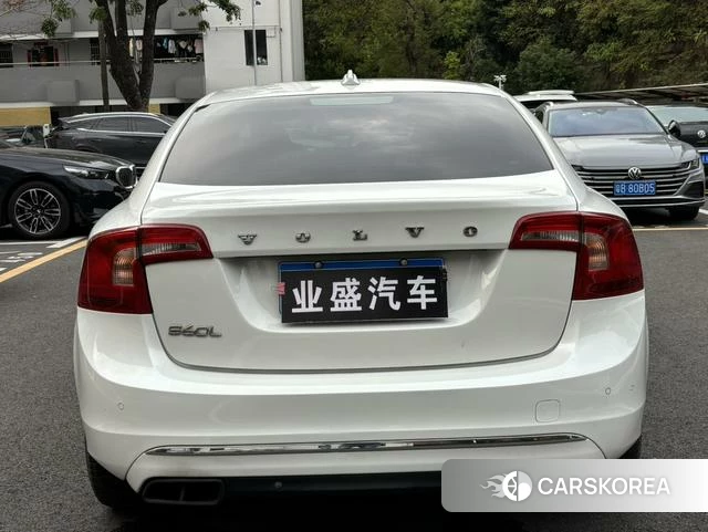 Volvo S60 id 3888983 из Китая 13