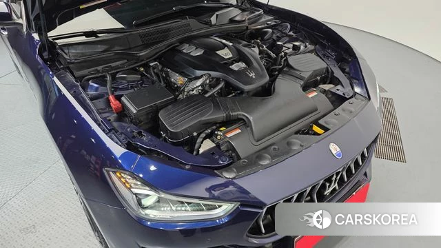 Maserati Ghibli id 3905608 из Кореи 16