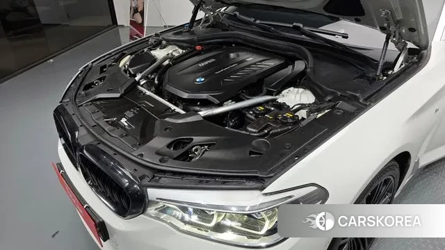 BMW 5 Series (G30) id 3363186 из Кореи 16