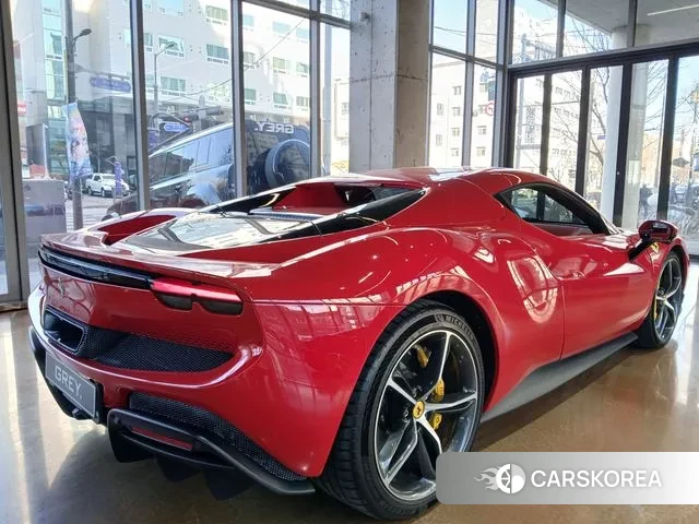 Ferrari 296 GTS id 3701027 из Кореи 16